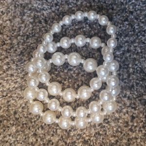 Faux pearl bracelet set